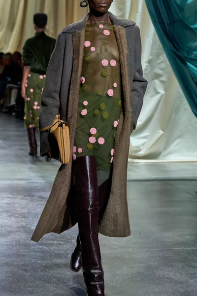Look 67